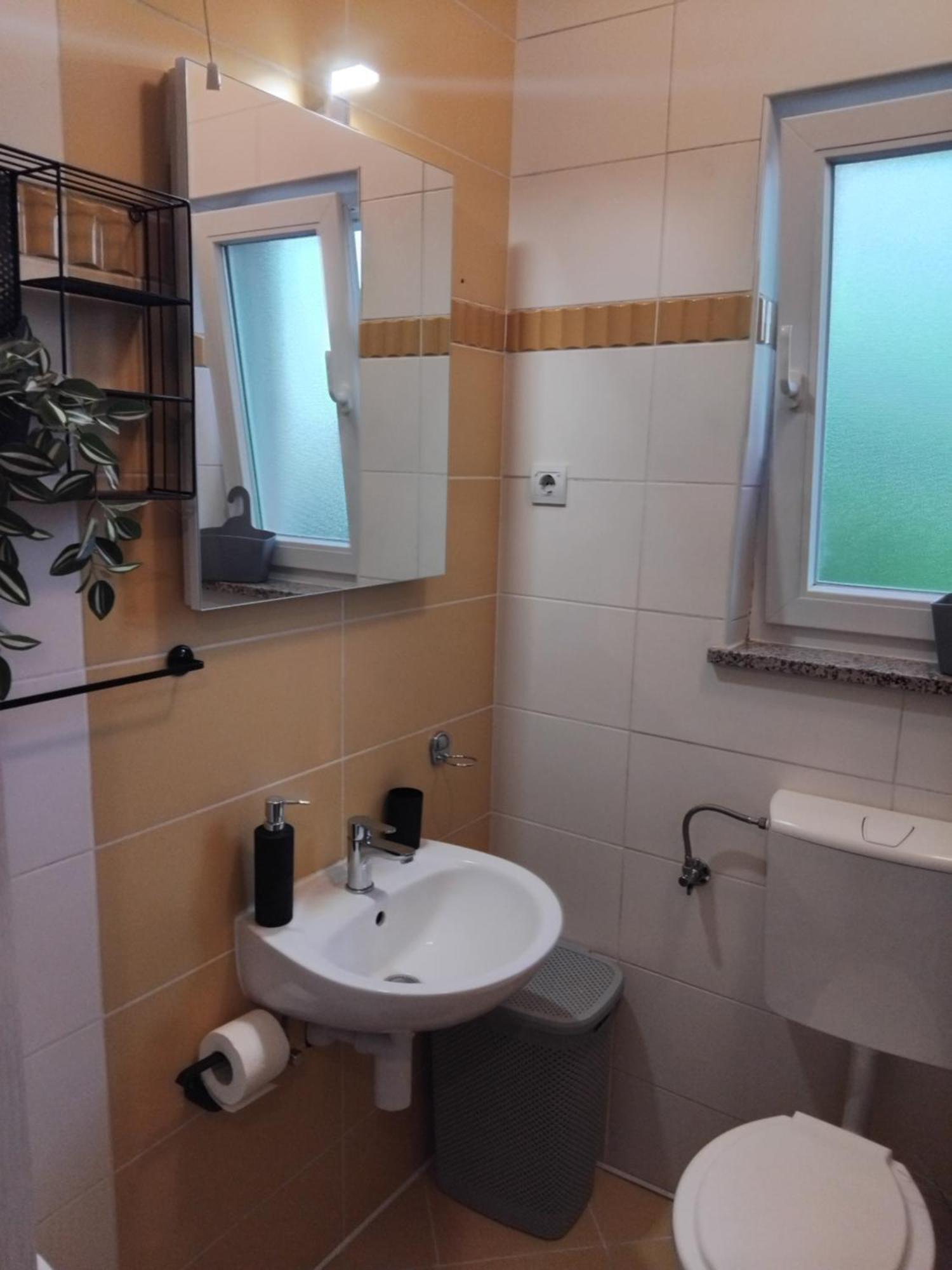 Ferienwohnung Studio Apartman Marly Pula Exterior foto